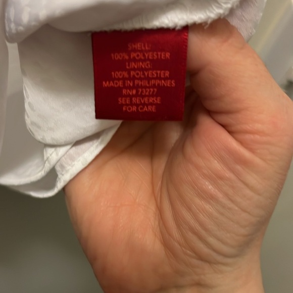 Jennifer Lopez White sleeveless V neck top Size medium - Picture 3 of 9